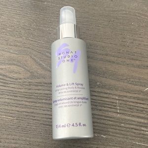 Volume &
Lift Spray